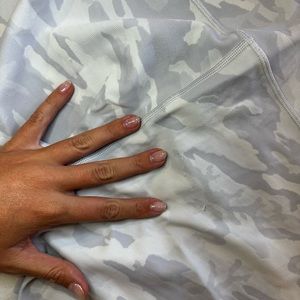 Incognito Camo Jacquard Alpine White Starlight biker shorts